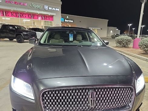 Used 2019 Lincoln Continental Select image 5