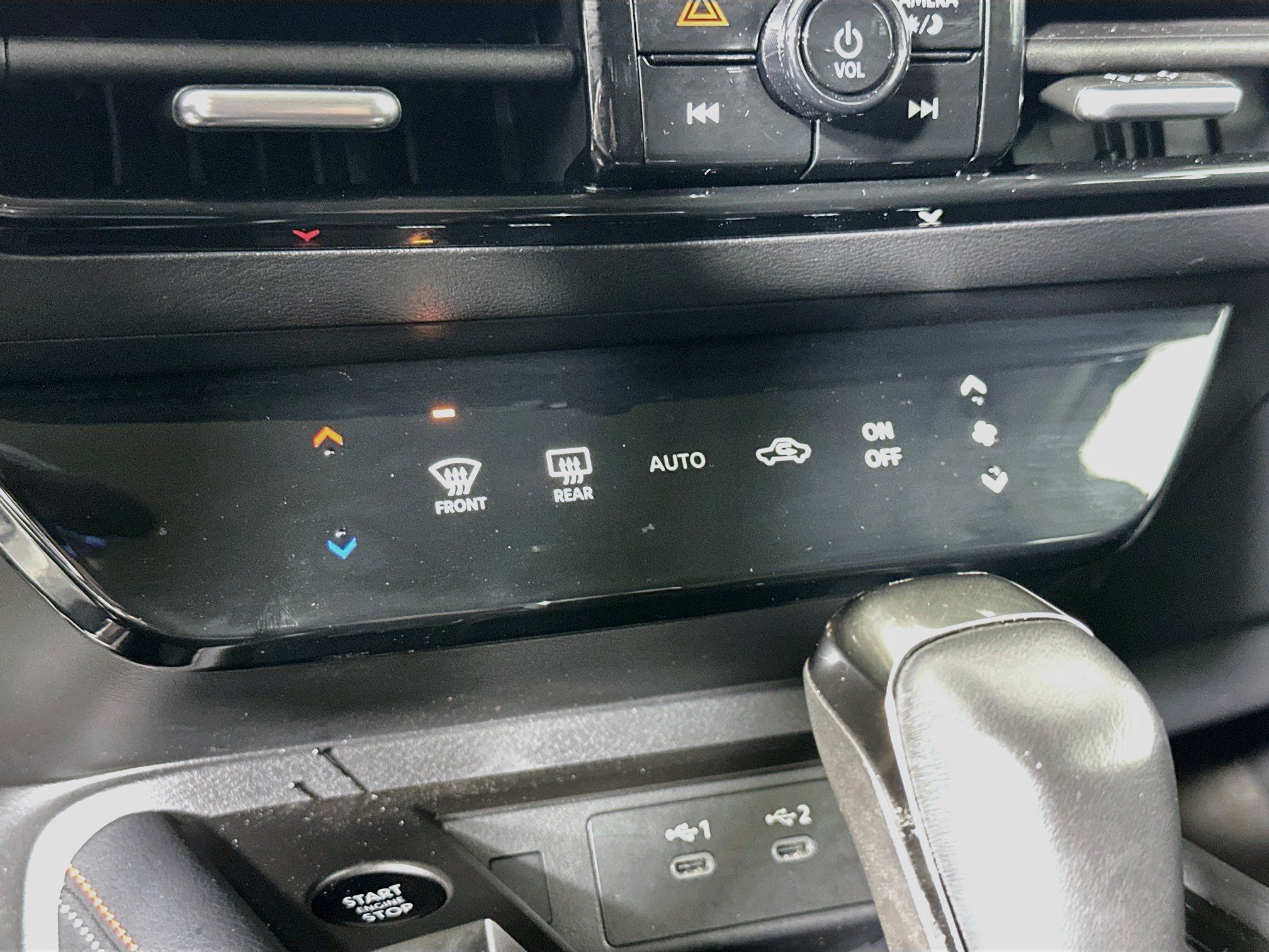 Used 2025 Nissan Kicks SR FWD image 23