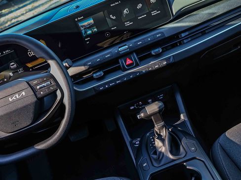 Certified 2025 Kia K4 LXS image 19