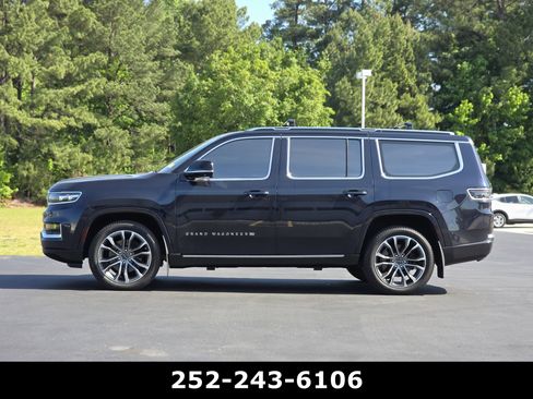 Used 2023 Jeep Grand Wagoneer Series III AWD/4WD image 4