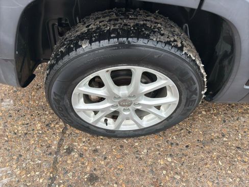 Used 2014 Jeep Cherokee Latitude image 22