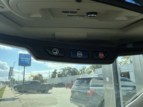 Used 2020 GMC Yukon XL SLT w/ Premium Edition image 42