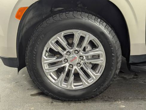 Used 2023 GMC Yukon SLT image 10