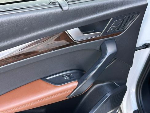 Used 2019 Audi Q5 2.0T Premium Plus w/ Premium Plus Package image 16