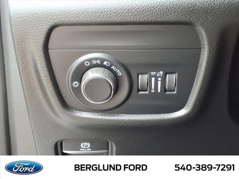 Used 2024 Jeep Grand Cherokee Altitude AWD/4WD image 21