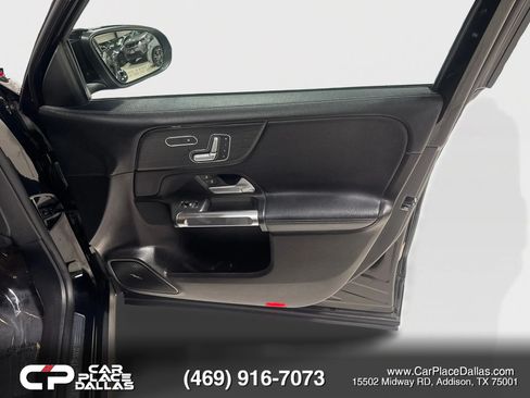 Used 2020 Mercedes-Benz GLB 250 4MATIC image 18