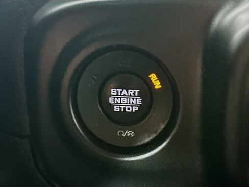 Used 2020 Jeep Wrangler Sport S image 26