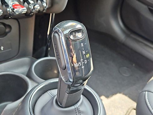Used 2023 MINI Cooper 2-Door Hardtop FWD image 15