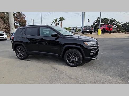 New 2026 Jeep Compass Latitude image 34