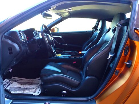 Used 2010 Nissan GT-R Premium image 34
