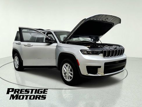 Used 2023 Jeep Grand Cherokee L Laredo w/ Luxury Tech Group I AWD/4WD image 11