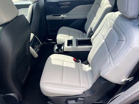 New 2026 Lincoln Aviator Reserve w/ Jet Appearance Package AWD/4WD image 25