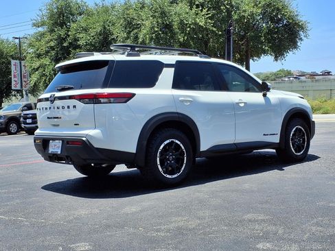 Used 2025 Nissan Pathfinder Rock Creek AWD/4WD image 6