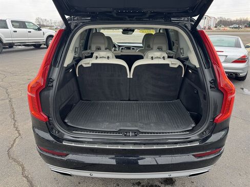 Used 2018 Volvo XC90 T6 Momentum w/ Convenience Package image 23