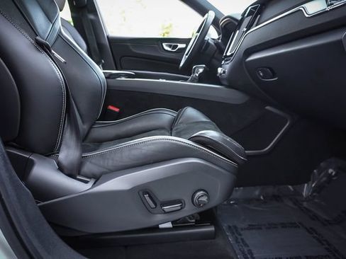 Used 2018 Volvo XC60 T6 R-Design w/ Convenience Package AWD/4WD image 23