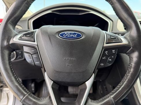 Used 2016 Ford Fusion SE w/ Equipment Group 202A AWD/4WD image 16