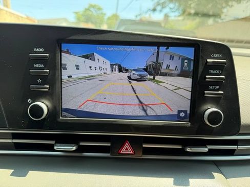 Used 2021 Hyundai Elantra SE FWD image 31