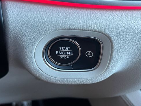 Used 2026 Mercedes-Benz GLS 580 4MATIC image 17