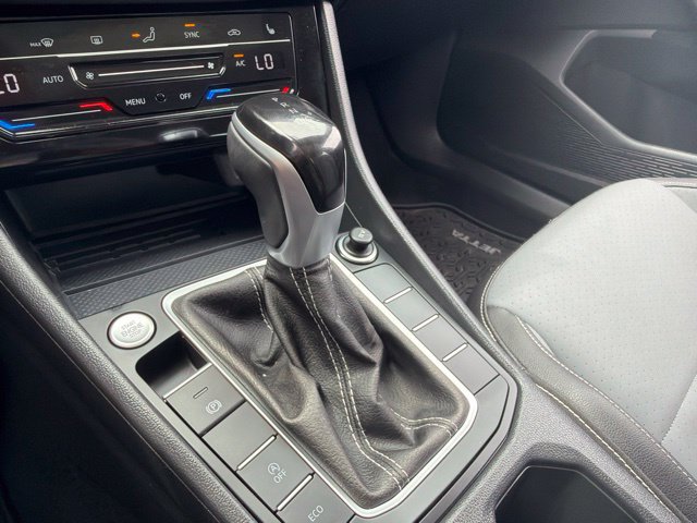 Used 2025 Volkswagen Jetta SE FWD image 26