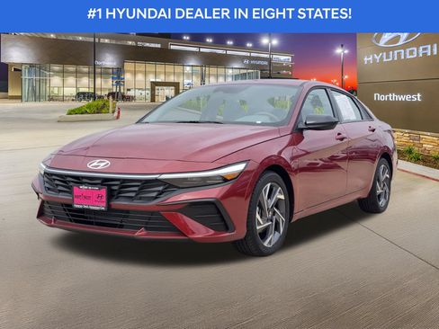 Used 2025 Hyundai Elantra Sport FWD image 2