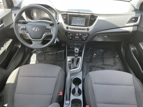 Used 2020 Hyundai Accent SE FWD image 11