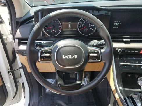 Used 2024 Kia Carnival EX FWD image 20