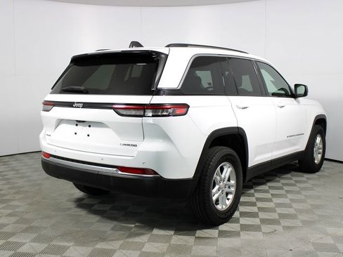 Used 2023 Jeep Grand Cherokee Laredo image 34