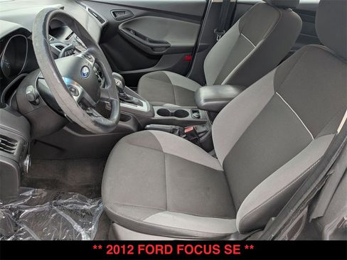 Used 2012 Ford Focus SE image 3