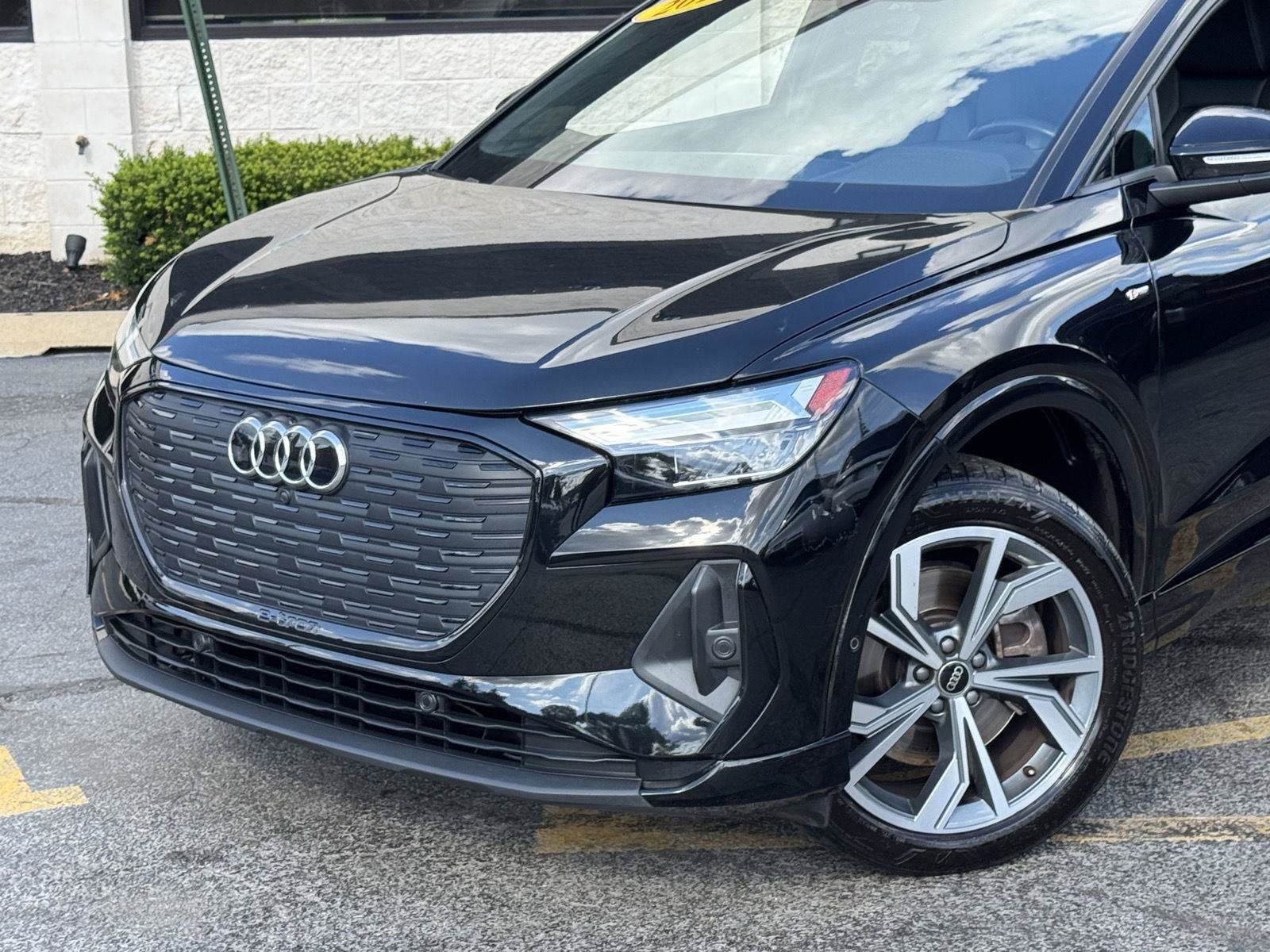 Used 2024 Audi Q4 e-tron Premium Plus w/ Premium Plus AWD/4WD image 3