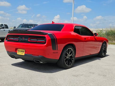 Used 2016 Dodge Challenger R/T Scat Pack RWD image 3