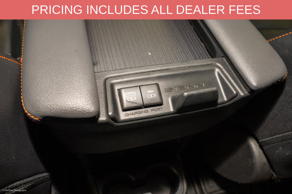 Used 2022 Toyota Sienna XSE w/ XSE Plus Package AWD/4WD image 8