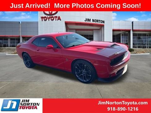 Used 2022 Dodge Challenger R/T Scat Pack RWD image 1