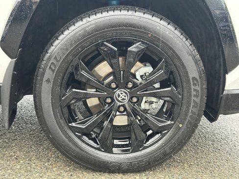 Used 2024 Toyota RAV4 XSE w/ Advanced Technology Package AWD/4WD image 9