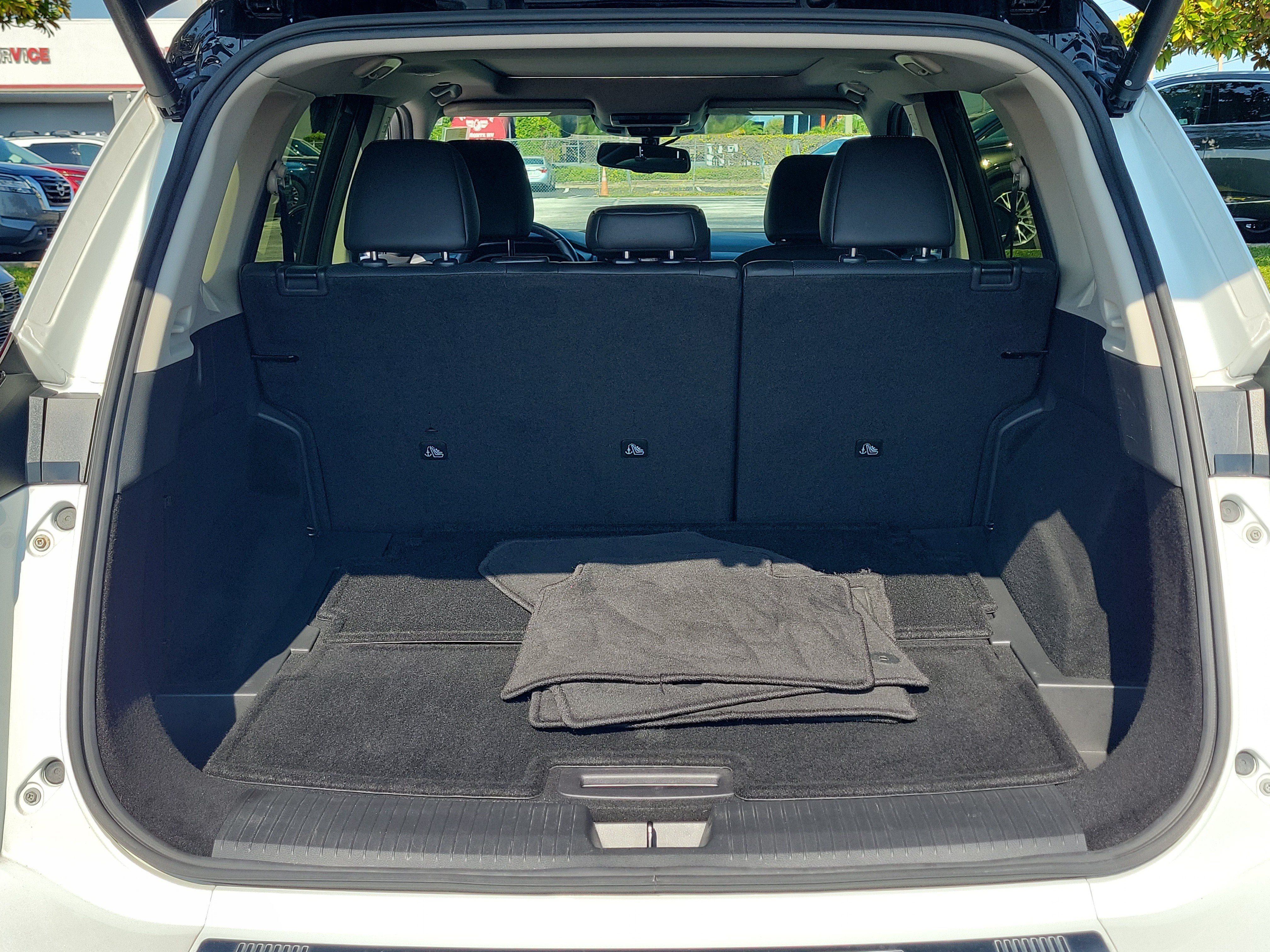 Certified 2024 Nissan Rogue Platinum FWD image 6