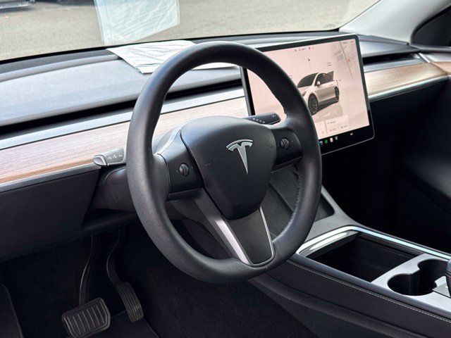 Used 2024 Tesla Model Y Long Range AWD/4WD image 18