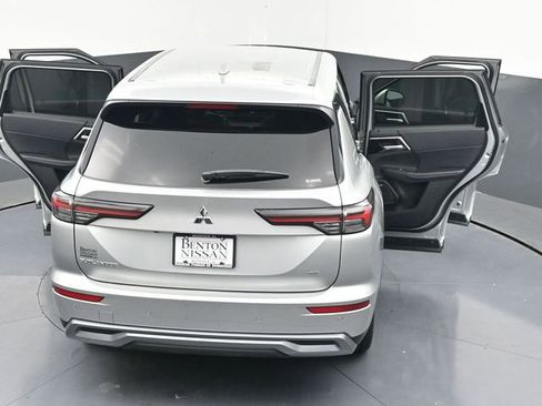 Used 2025 Mitsubishi Outlander SE AWD/4WD image 46