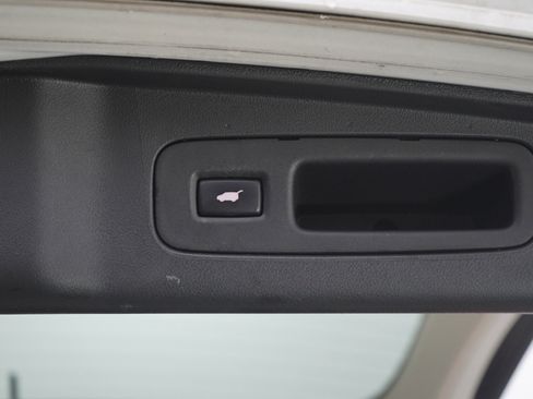 Used 2016 Honda CR-V Touring image 10