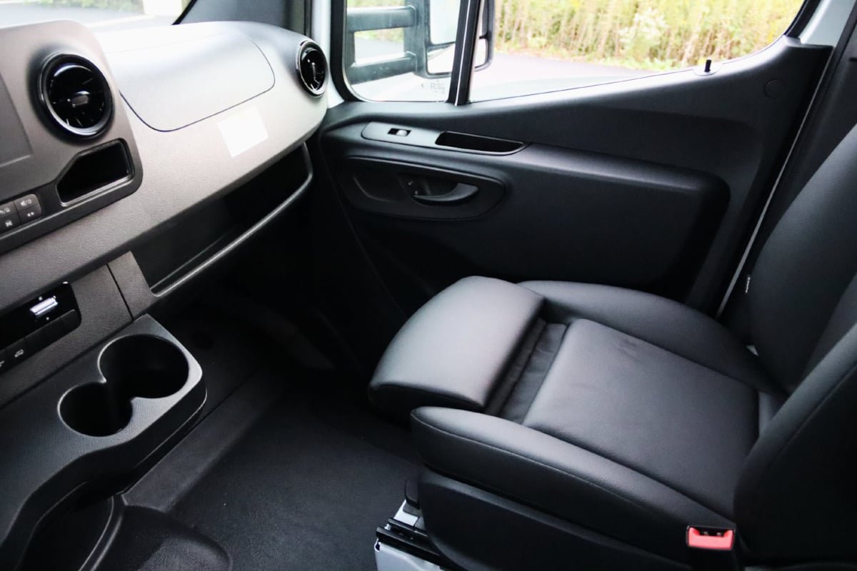 Used 2024 Mercedes-Benz Sprinter 3500 image 26