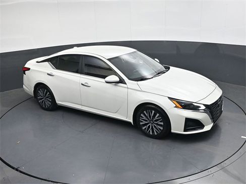 Used 2023 Nissan Altima 2.5 SV image 21