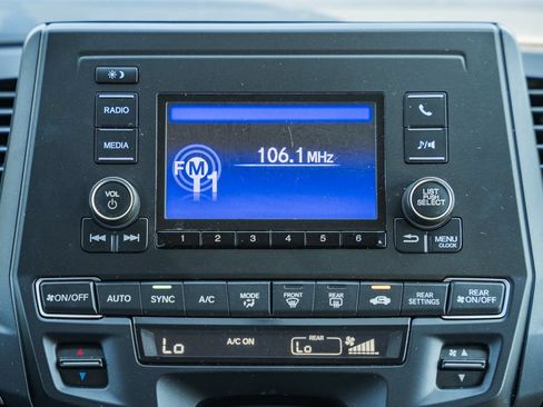 Used 2018 Honda Odyssey LX image 19