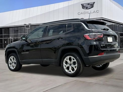 Used 2025 Jeep Compass Latitude AWD/4WD image 5