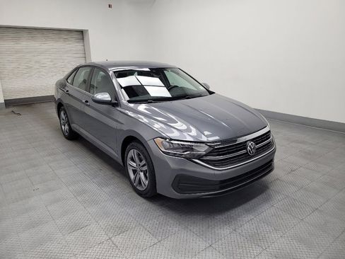Used 2024 Volkswagen Jetta SE FWD image 13