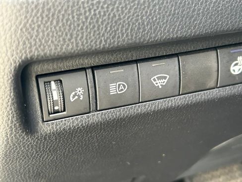 Used 2019 Toyota RAV4 XLE w/ Convenience Package AWD/4WD image 25