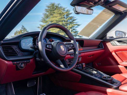 Certified 2022 Porsche 911 Carrera S image 4
