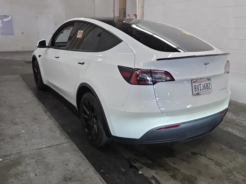 Used 2021 Tesla Model Y Long Range AWD/4WD image 3