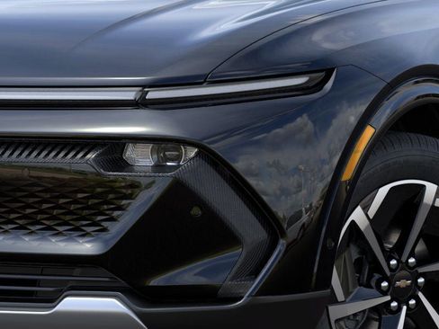 New 2025 Chevrolet Equinox EV LT image 44