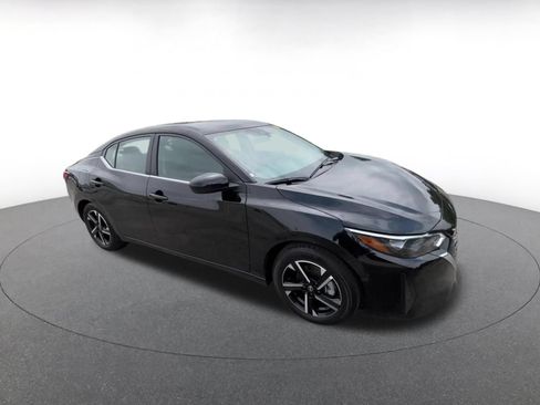 Used 2025 Nissan Sentra SV FWD image 2