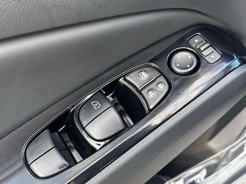 New 2025 Nissan Altima 2.5 SR image 22