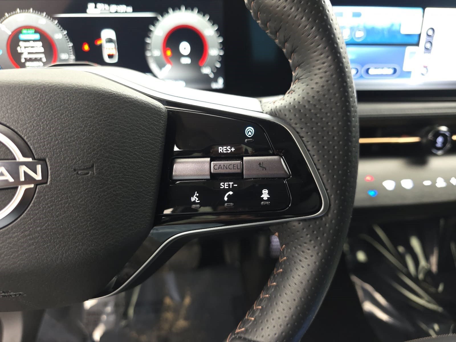 Used 2023 Nissan Ariya FWD image 15