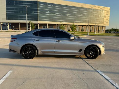 Used 2022 Genesis G70 3.3T RWD image 8